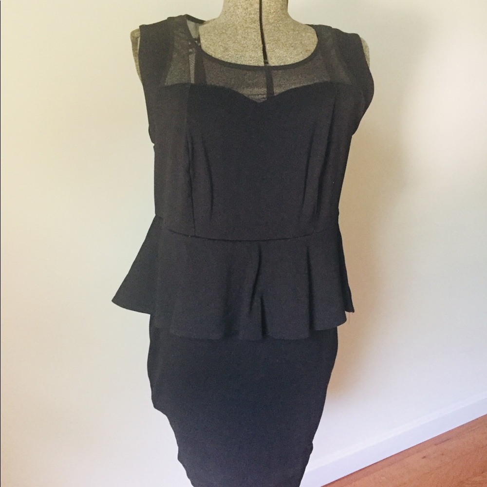 Super cute poplin black dress